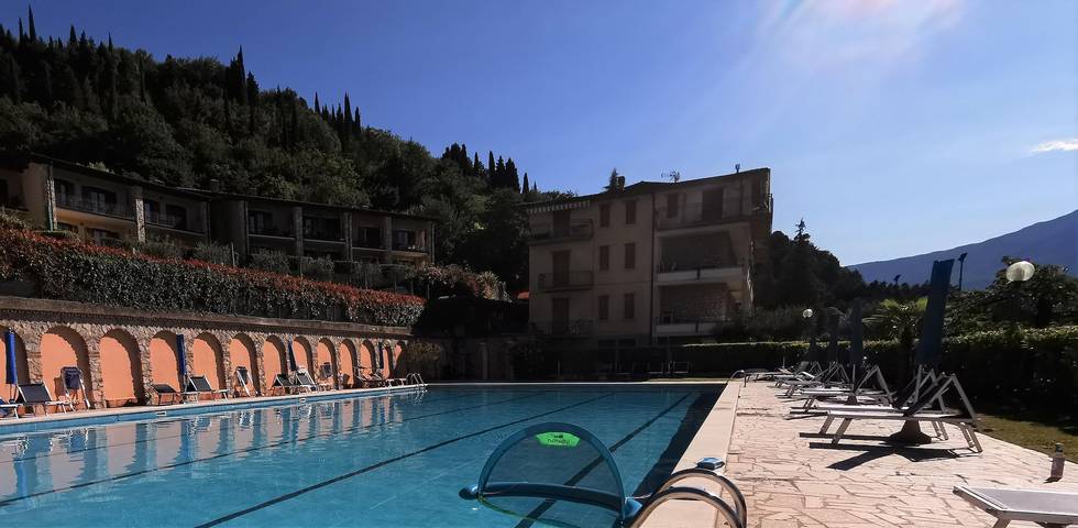 Ferienwohnung für 6 Personen, mit Balkon und Pool in Gardola