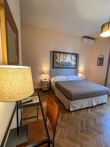 Chambre d’hôte pour 2 personnes, avec balcon et jardin dans Torre del Lago Puccini