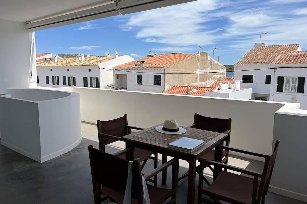 Ganze Wohnung, In einer sehr ruhigen Gegend innerhalb der Stadt in Fornells, Es Mercadal