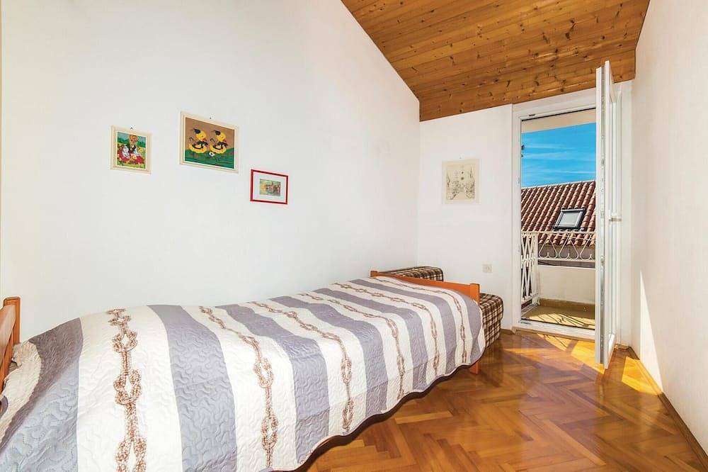 Acogedora casa en Rogoznica in Rogoznica, Condado de Šibenik-Knin