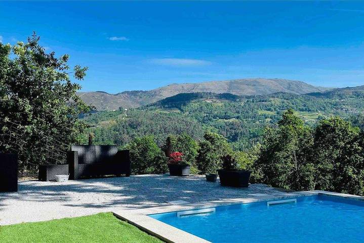 Location de vacances pour 5 personnes, avec jardin à Ribeira de Pena