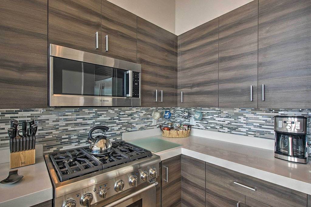 Neu! Modernes Stadthaus mit Blick auf Mtn für Spaß zu jeder Jahreszeit! in Eden (UT), Uinta Wasatch Cache National Forest