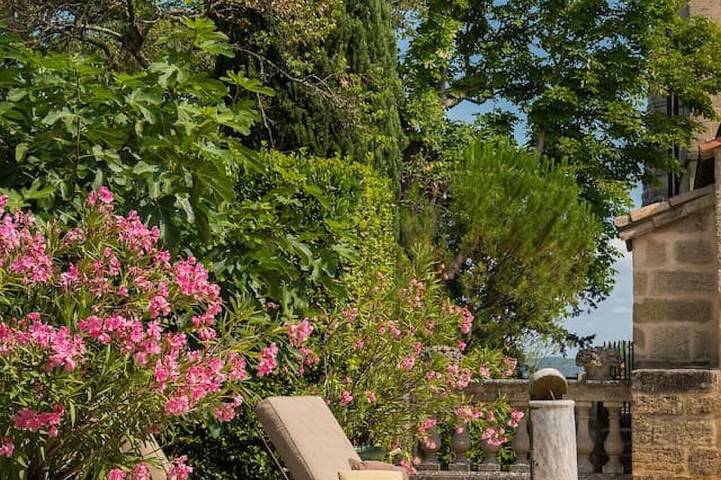 Château pour 12 personnes, avec jardin dans le Gard - 4
