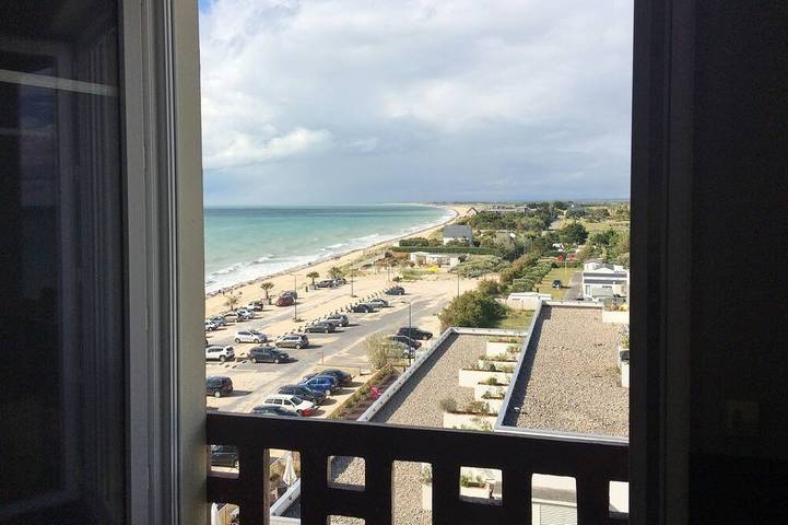 Location de vacances pour 4 personnes, avec Balcon ainsi que Jacuzzi et Piscine à Donville-les-Bains