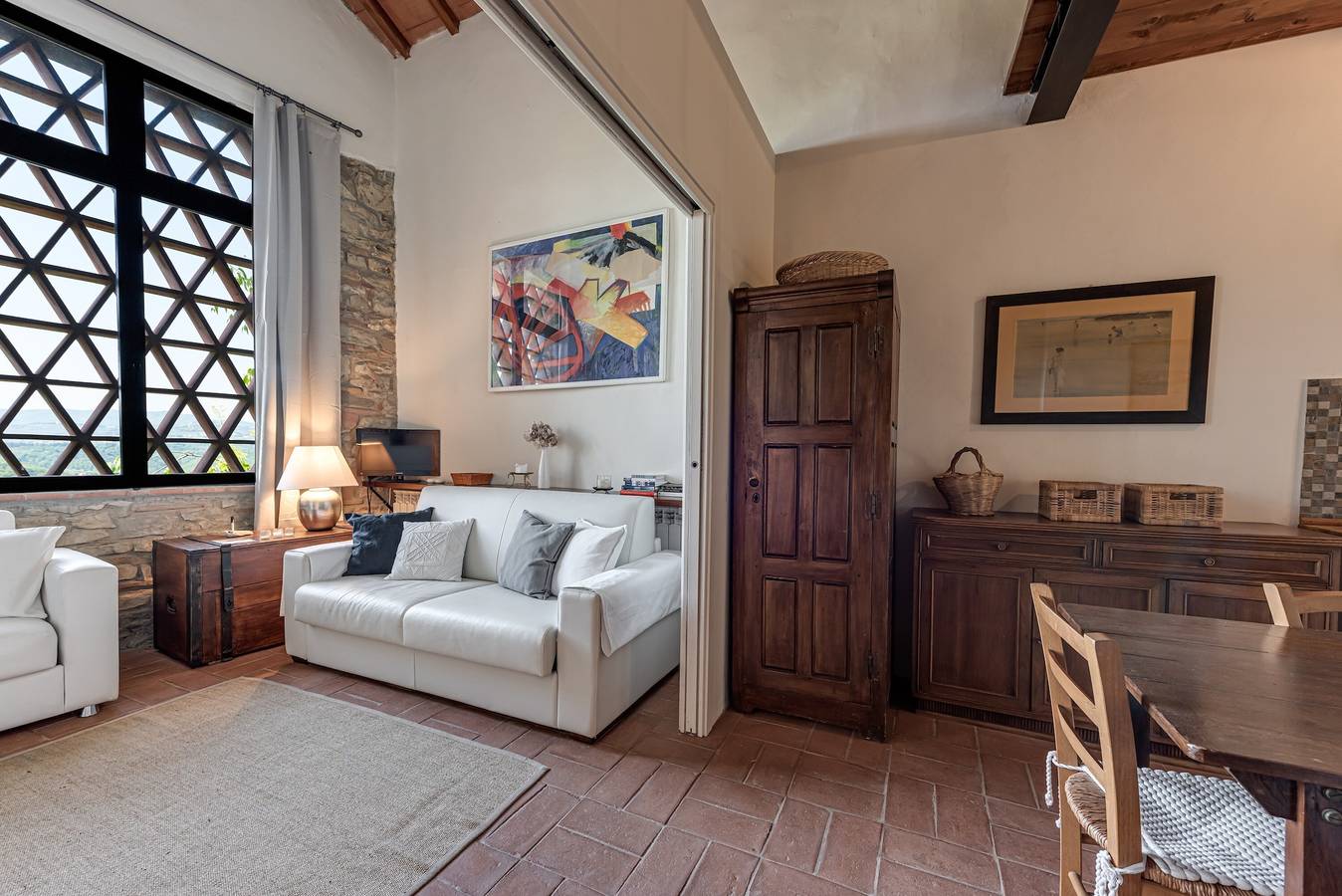Entire apartment, Apartment 'Fienile' with Private Terrace, Wi-Fi and Air Conditioning in Pelago, Valdarno
