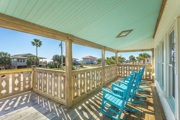 Vacation rental for 8 people, with hot tub and yard, with pets in St. George Island
