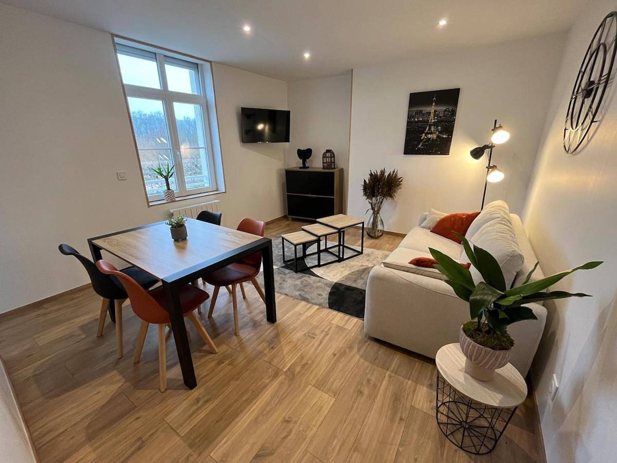 Appartement entier, Two-Bedroom Apartment in Hesdin, Région de Montreuil