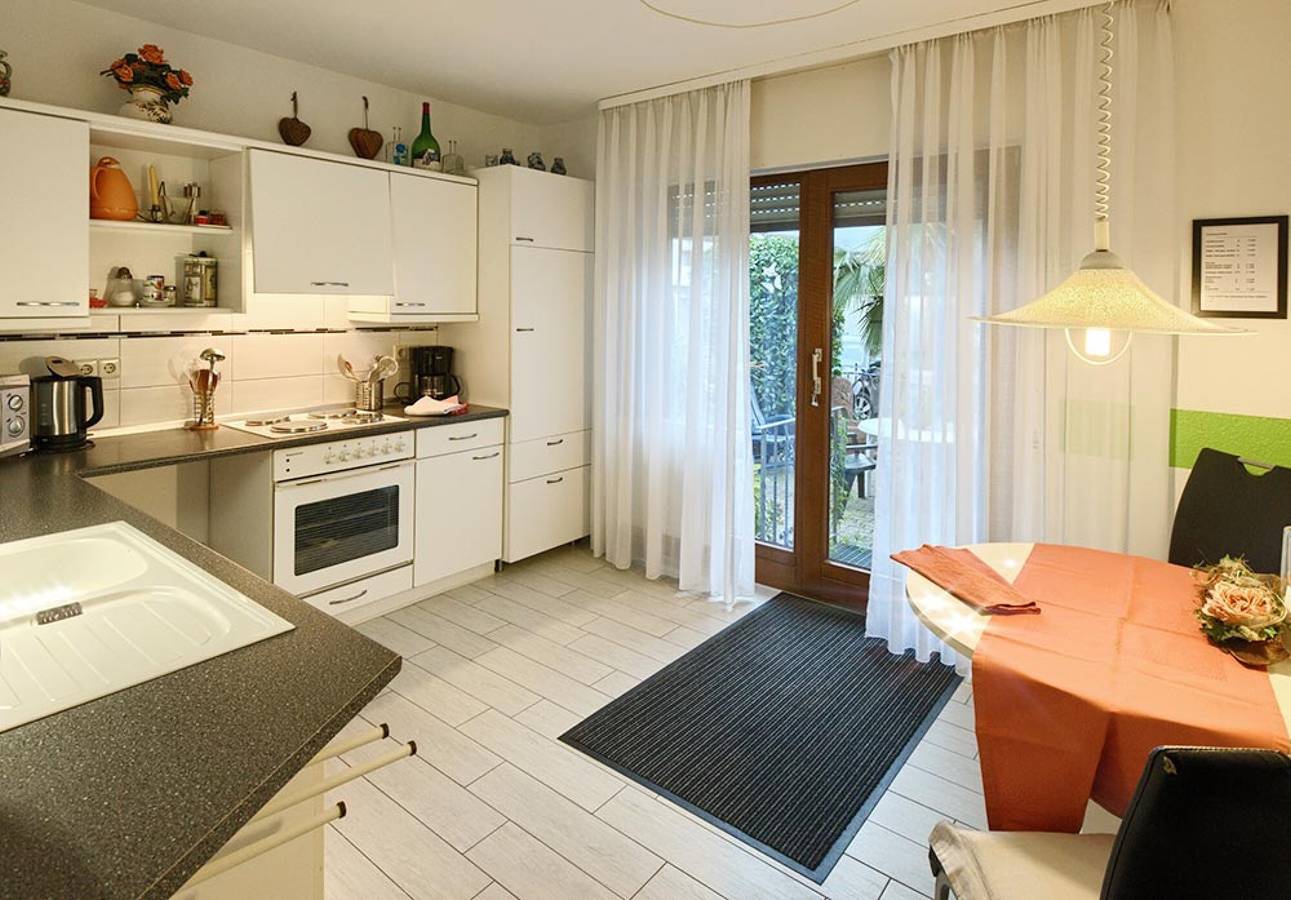 Ganze Wohnung, Apartment 'Ferienwohnung 2' mit 2 Terrassen , Wlan und Klimaanlage in Bad Krozingen, Südschwarzwald
