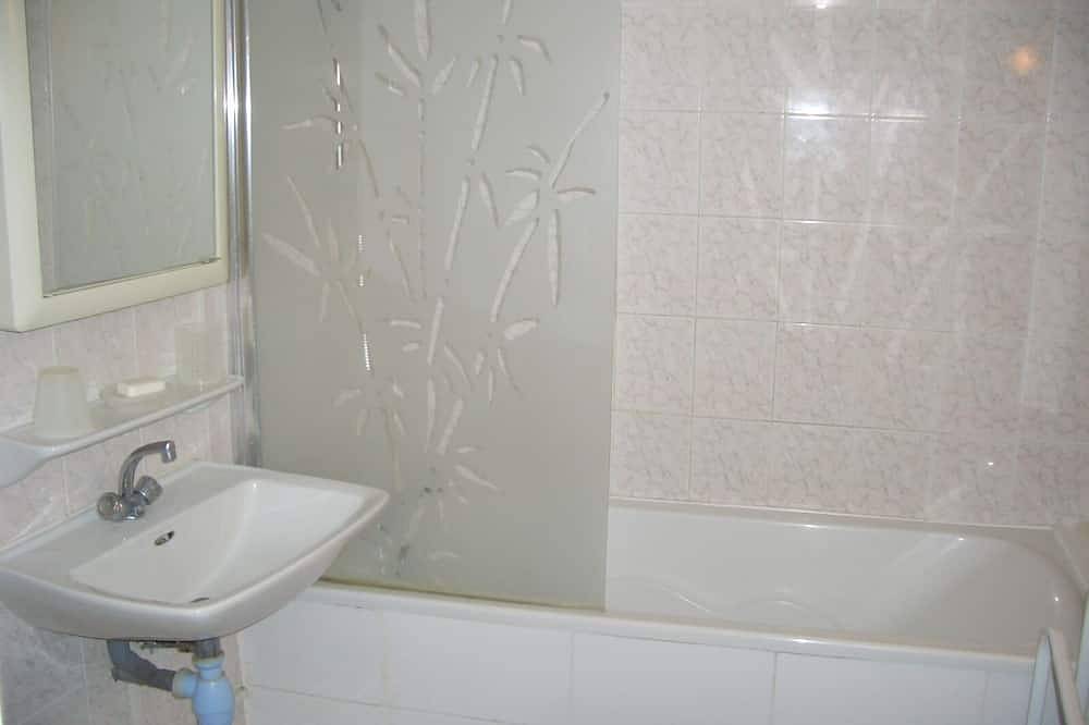 Maisonette pour 5 personnes - avec piscine chauffée en été in Saulx-les-Chartreux, Essonne