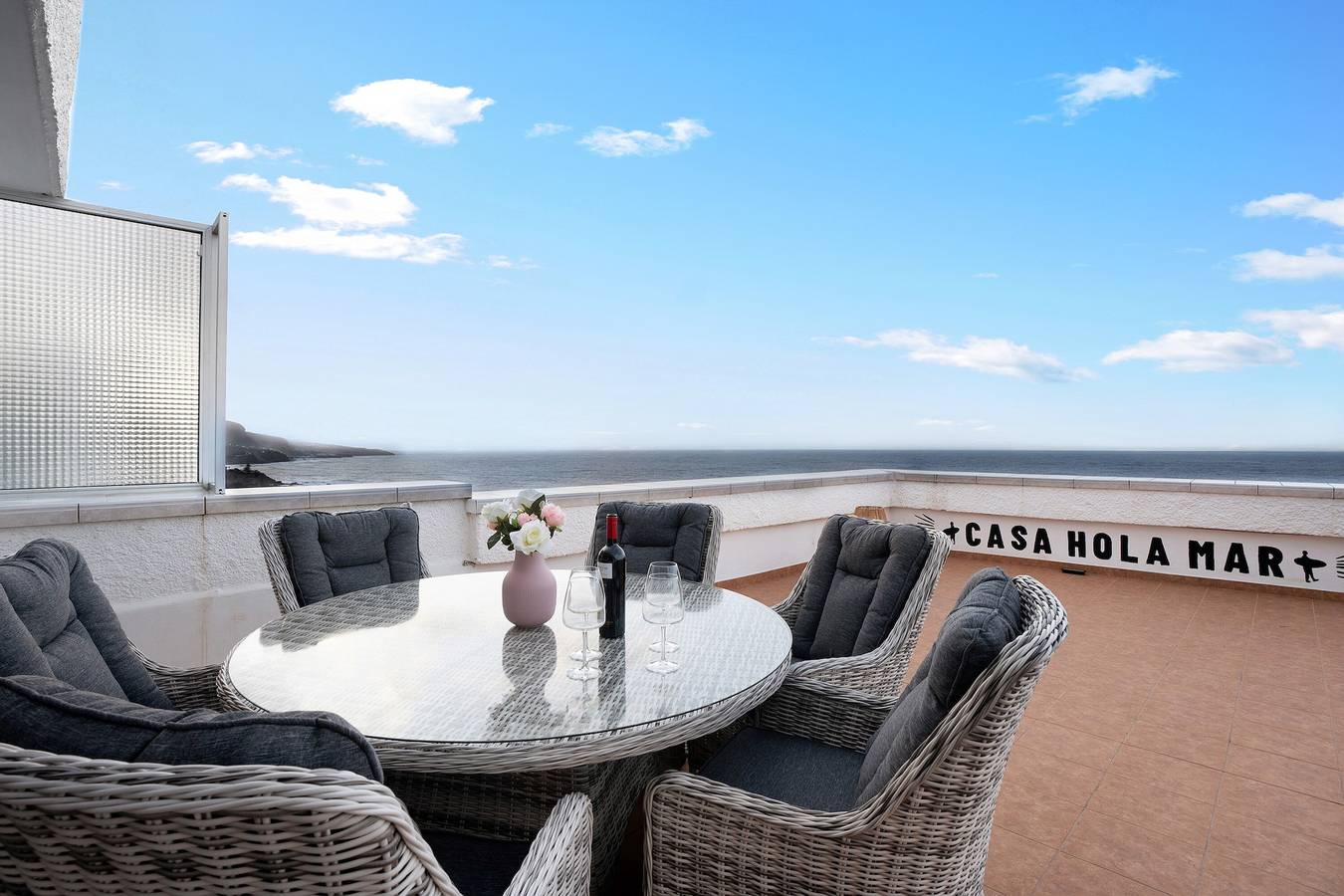 Apartamento entero, Apartamento "Casa Hola Mar" en primera línea con vistas infinitas al mar in Playa de los Roques, Los Realejos