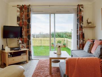 Log Cabin for 2 People in Fife region, Lowlands, Photo 1