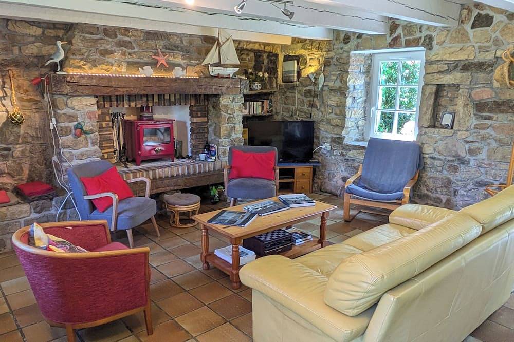 Plage à pied au calme, 3 chambres ,  6 personnes, Wifi gratuit et rapide (Fibre) in Crozon, Iroise