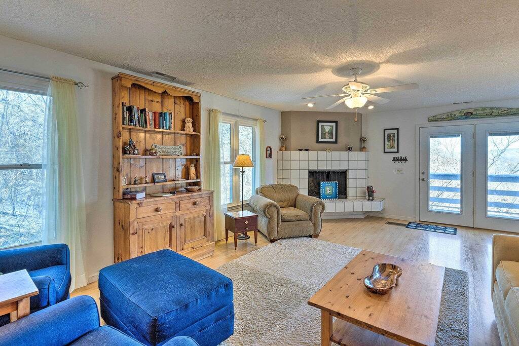 Massanutten Retreat w/ Double Deck & Mtn View! in Massanutten, Blue Ridge Mountains