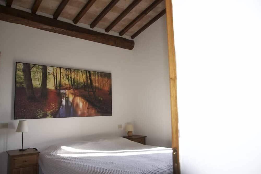 Onafhankelijke boerderij op de heuvels van Siena in Cetona, Provincie Siena