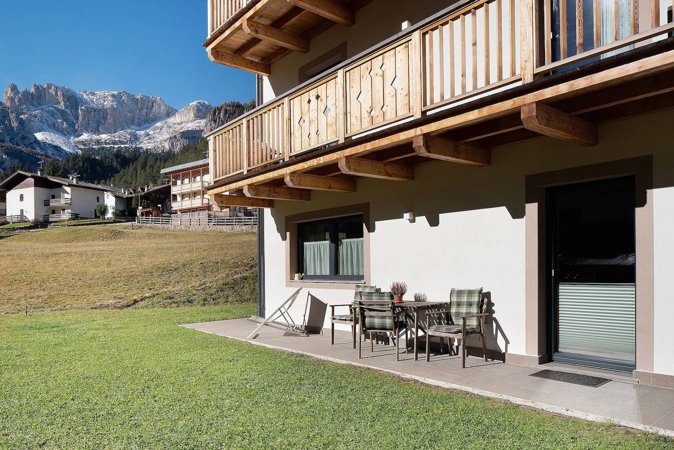 Ganze Wohnung, Ferienwohnung 'Cesa Pattis' mit Bergblick, privatem Garten und Wlan in Campestrin, Mazzin