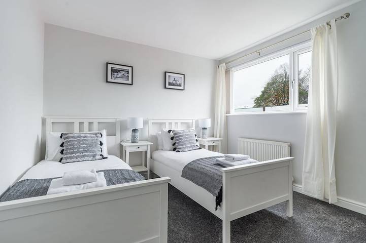 Central large 3 bedroom home in Newcastle upon Tyne, Tyne and Wear
