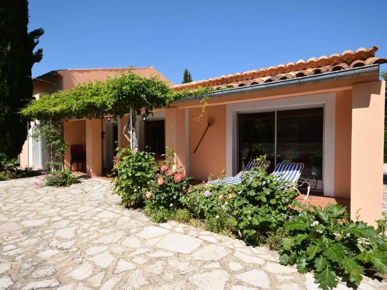 Haus 9 Personen in Malaucène, Parc naturel régional du Mont-Ventoux