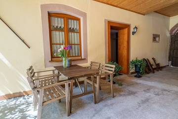 Gîte pour 2 personnes, avec terrasse et jardin à Saint-Hippolyte