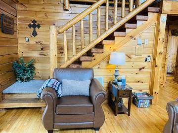 Chalet for 4 Guests in Sevier County, Picture 2