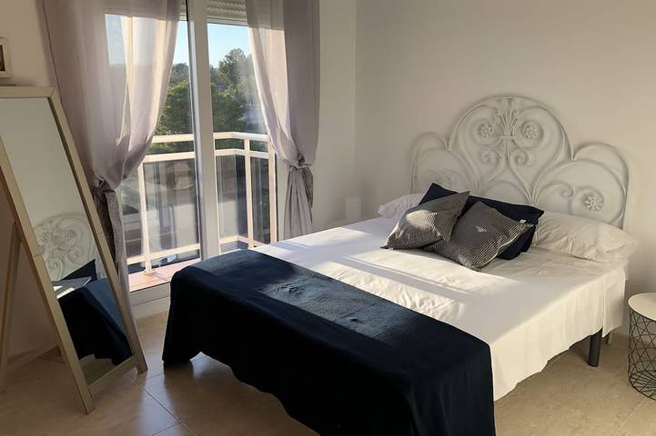 Entire apartment, Beautiful apartment with sea views, 5 min walk to the beach. Cap roig in el Perelló, Costa Dorada