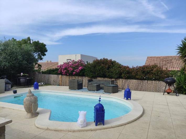 Appartement de vacances pour 3 personnes, avec piscine et jardin