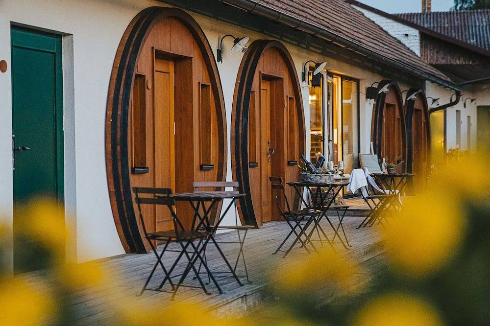 Ganze Wohnung, Weinfass-Suite für 2 in Grub an der March in Grub an der March, Niederösterreich