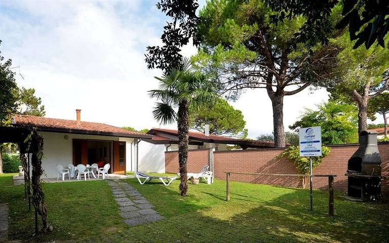 Villa für 7 Personen, mit Balkon/Terrasse und Garten sowie Ausblick