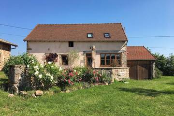 Maison de vacances pour 5 personnes, avec piscine ainsi que jardin et terrasse dans Saône-et-Loire