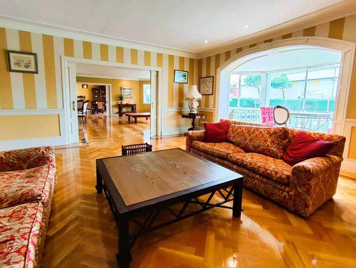 Villa pour 30 personnes, avec jardin ainsi que piscine et vue, animaux acceptés - 1