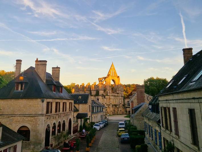Hôtel pour 2 personnes, avec jardin ainsi que vue et terrasse, animaux acceptés dans Longpont