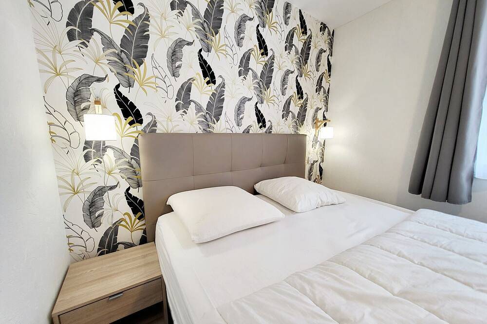 Entire apartment, Charming 2-Room Apartment, Modern and Cozy, Prime City Center Location, Steps from the Beach in Les Sables-d'Olonne, Vendée