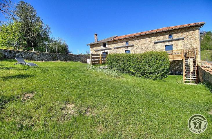Gîte pour 4 personnes, avec Terrasse et Jardin dans Rhône - 2