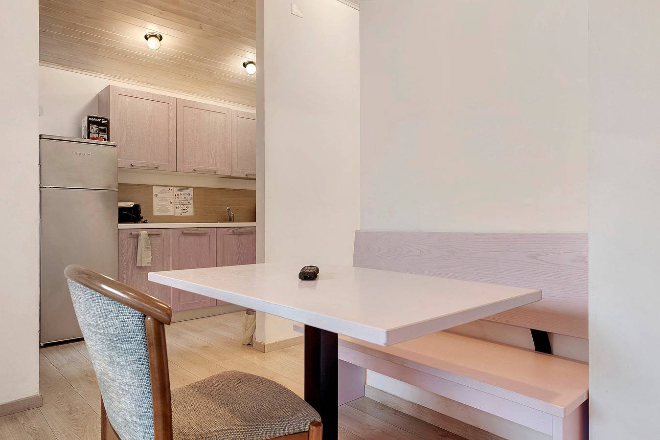 Apartamento entero, Apartamento 'Bungalow Pit Stop' con vistas al lago, Wi-Fi y aire acondicionado in Brenzone, Montañas Garda