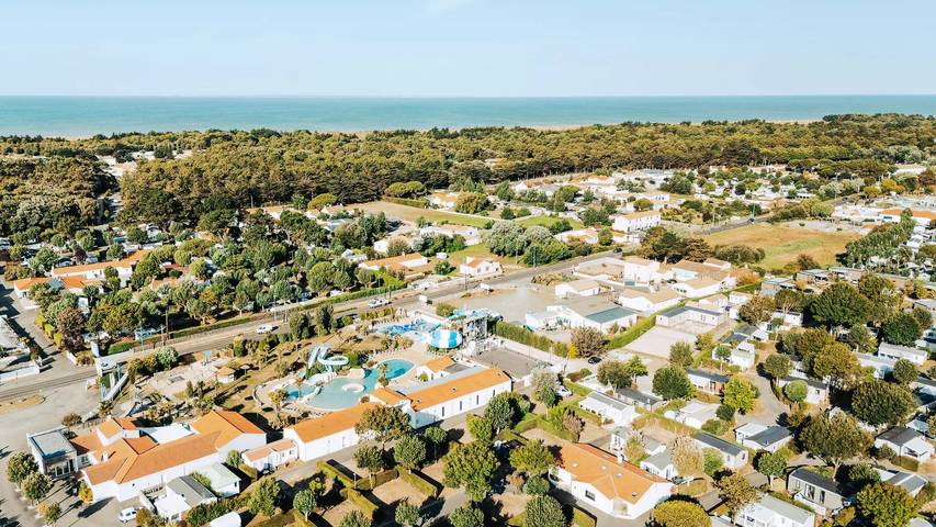 Camping für 5 Personen, mit Terrasse und Pool sowie Sauna in Saint-Jean-de-Monts - 3