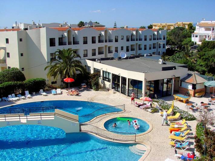 Aparthotel para 3 pessoas, com Varanda e Terraço e ainda Jardim and Piscina infantil em Alvor