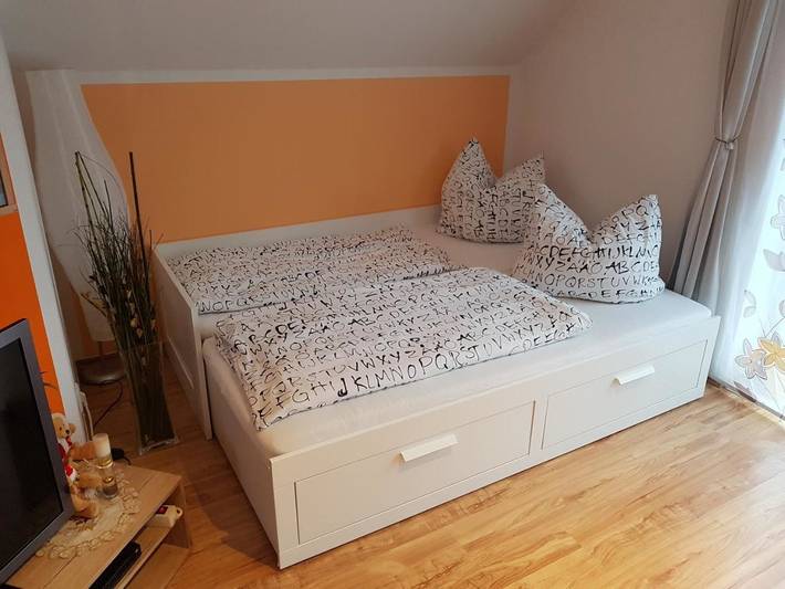 Ferienwohnung für 6 Personen, mit Balkon und Terrasse sowie Garten und Ausblick in Unterwellenborn - 4