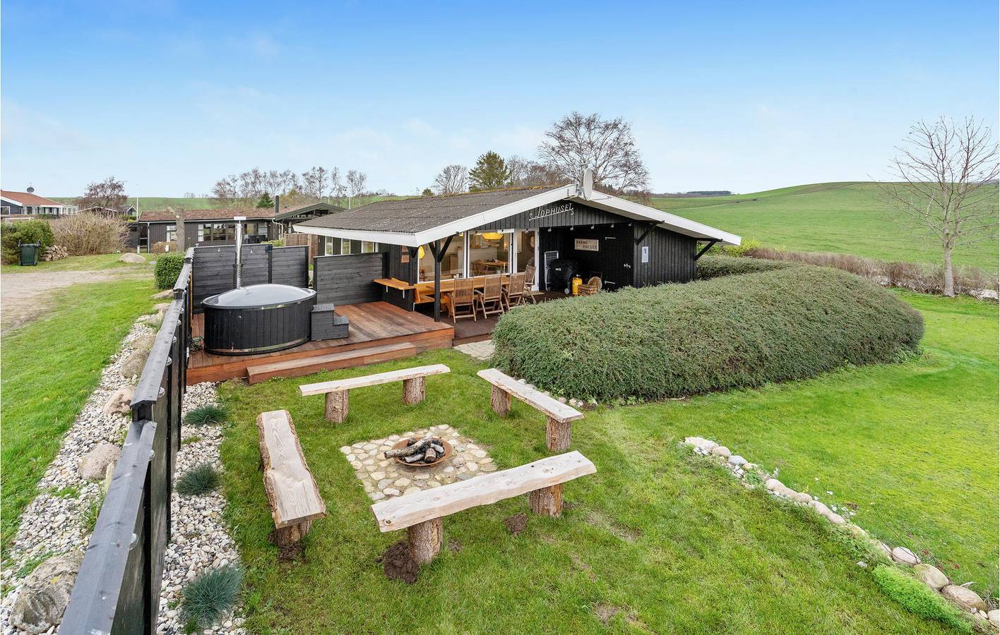 Ferienhaus für 6 Personen mit Terrasse in Følle Strand, Süddjursland