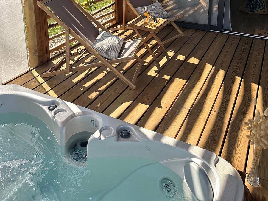 Damona Lodges - Chalet 2 personen - Lodge Suite en Spa - Rustiek in Vairé, Loiredal