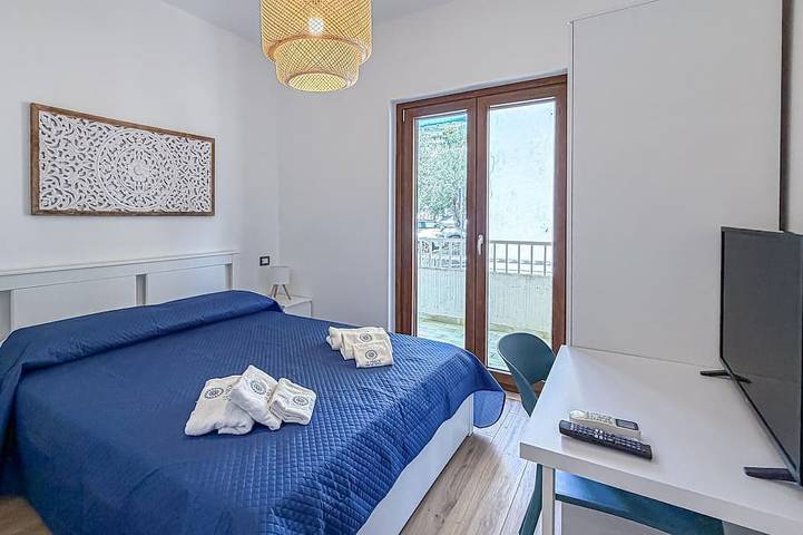 Ganze Wohnung, Maison marina Suite- Santorini in Paola, Tyrrhenische Küste Kalabrien