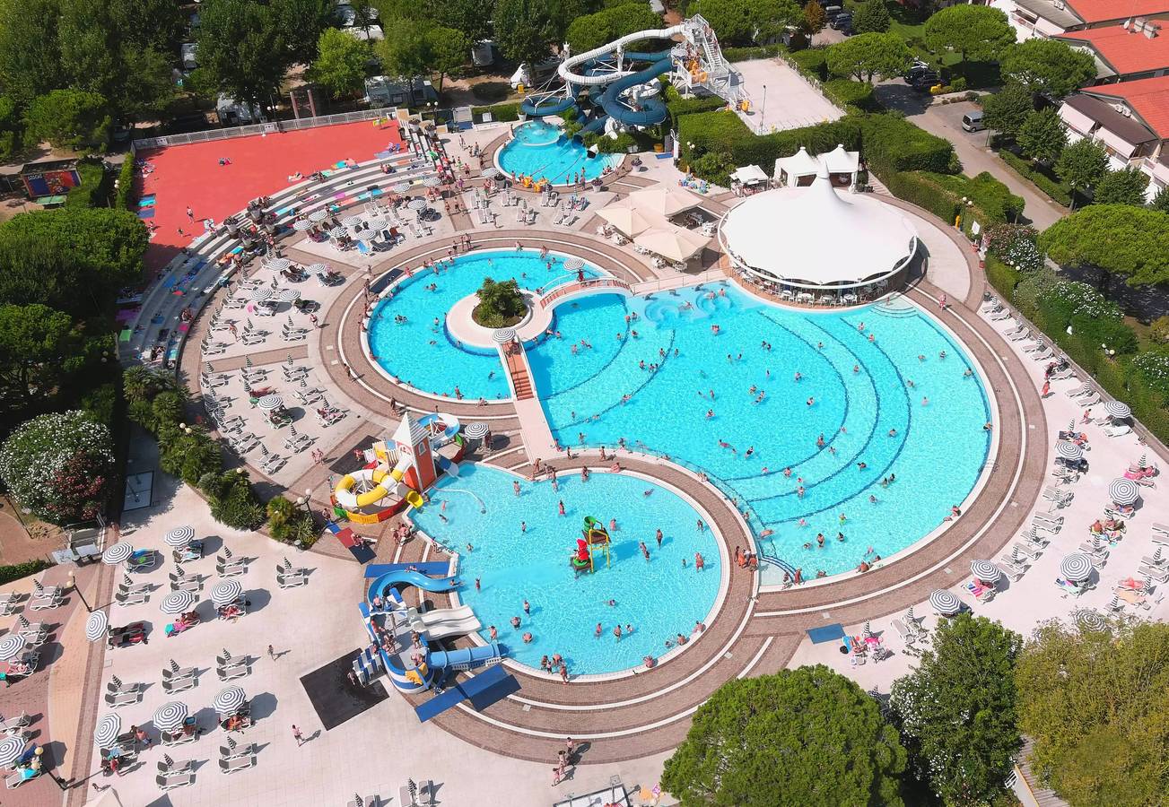 Mobil Home Sunset Deluxe 2 chambres 6 personnes (5 adultes + 1 enfant) in Lido di Jesolo, Province de Venise
