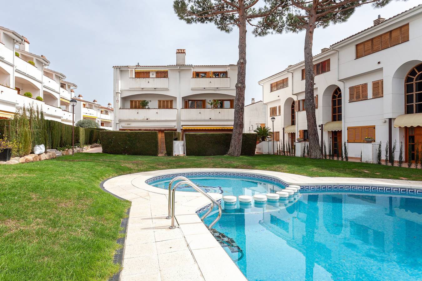 "La Marinera Beach House" con terrazas, piscinas compartidas y Wi-Fi in Platja d'Aro, Costa Brava