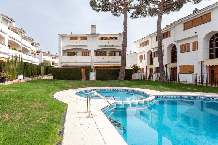"La Marinera Beach House" avec terrasses, piscines partagées et Wi-Fi. in Platja d'Aro, Costa Brava