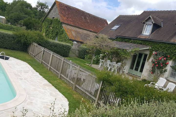 Gîte pour 10 personnes, avec jardin et terrasse à Sennevières - 4