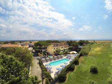 Ferienwohnung für 4 Personen, mit Terrasse und Garten in Cecina