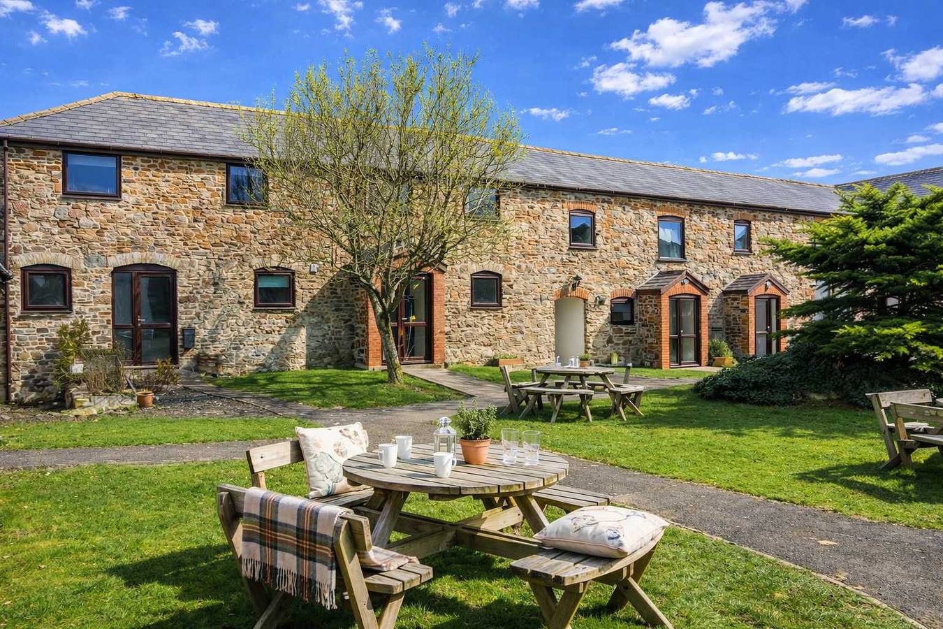 Spacious 2 Bedroom Country Cottage Near Bude in Pentire Point - Widemouth