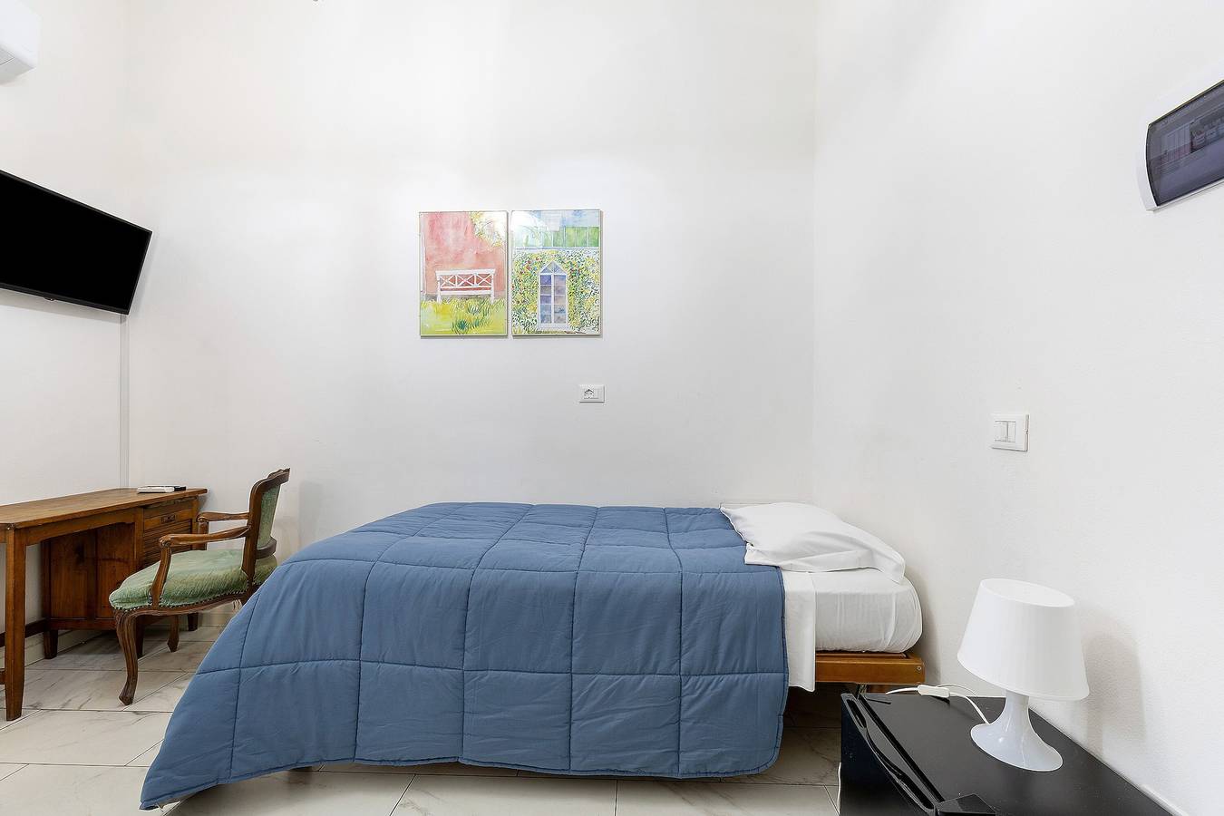 Chambre 'Peonia - Simple' avec jardin partagé, Wi-Fi et climatisation in Prato, Province de Prato