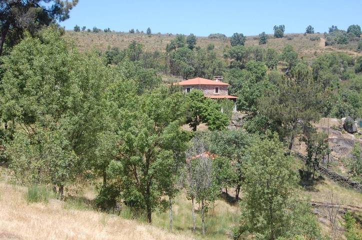 Location de vacances pour 5 personnes, avec vue sur le lac ainsi que vue et jardin dans Vimioso - 2