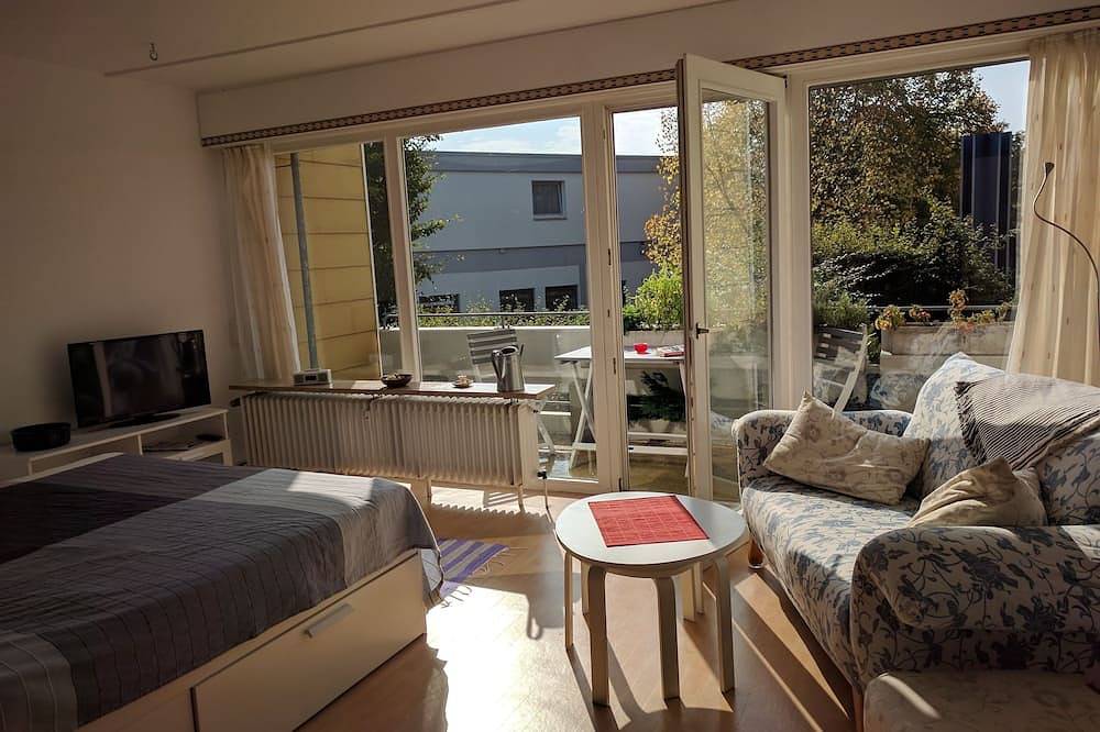 Apartamento entero, Apartamento soleado con un gran balcón orientado al sur. in Brunswick, Región de Brunswick