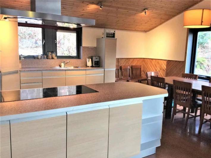 Location de vacances pour 17 personnes, avec jardin et terrasse ainsi que piscine et sauna dans Odeigne - 4