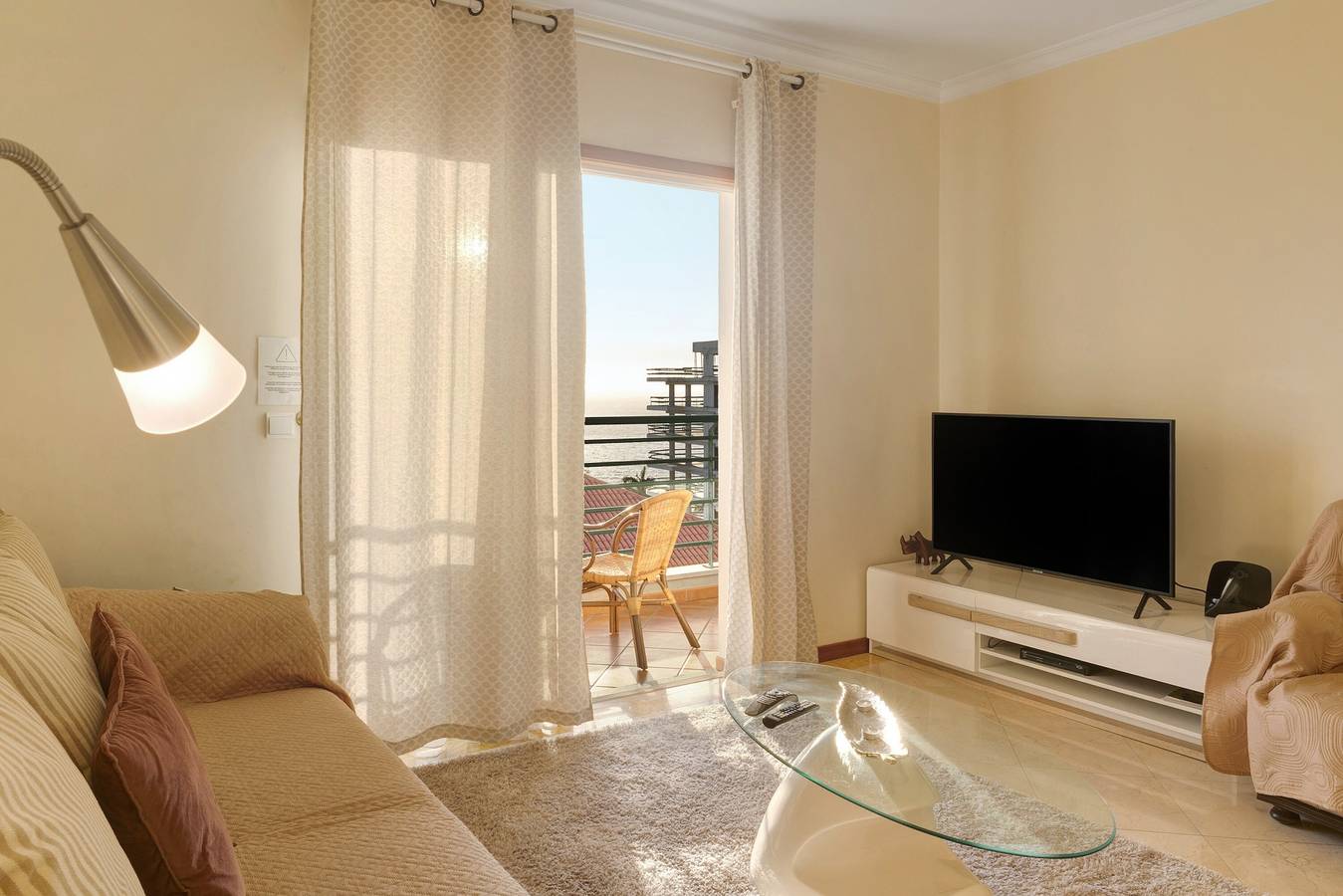 Hel lejlighed, Holiday Apartment Oliveira Atlantic View with Sea View, Wi-Fi & Balcony in São Martinho, Maderia